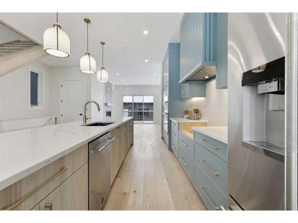 









3536


7

Avenue Southwest,
Calgary,




AB
T3C 0C8

