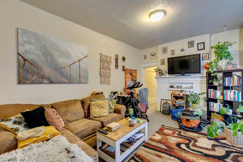 









2119


5

Street Southwest,
Calgary,




AB
T2S 2B5

