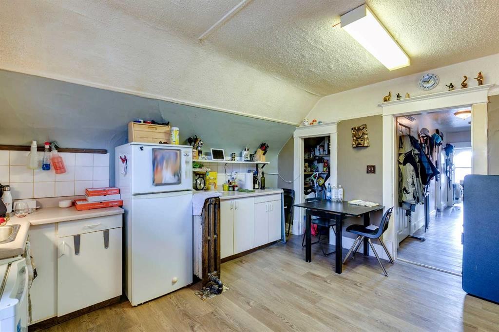 









2119


5

Street Southwest,
Calgary,




AB
T2S 2B5

