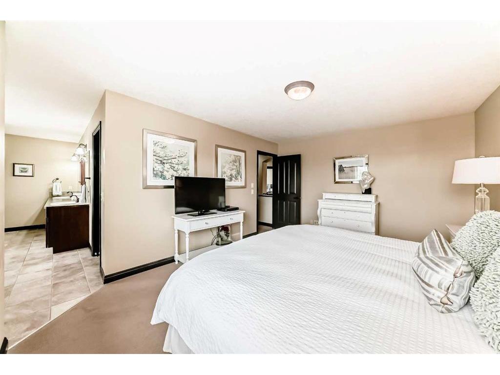









224


Kincora

Point Northwest,
Calgary,




AB
T3R 0A5

