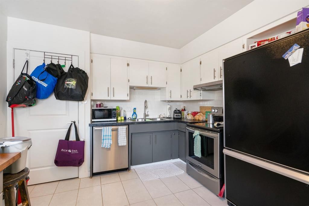 









206


43

Avenue Southwest,
Calgary,




AB
T2S 1A9


