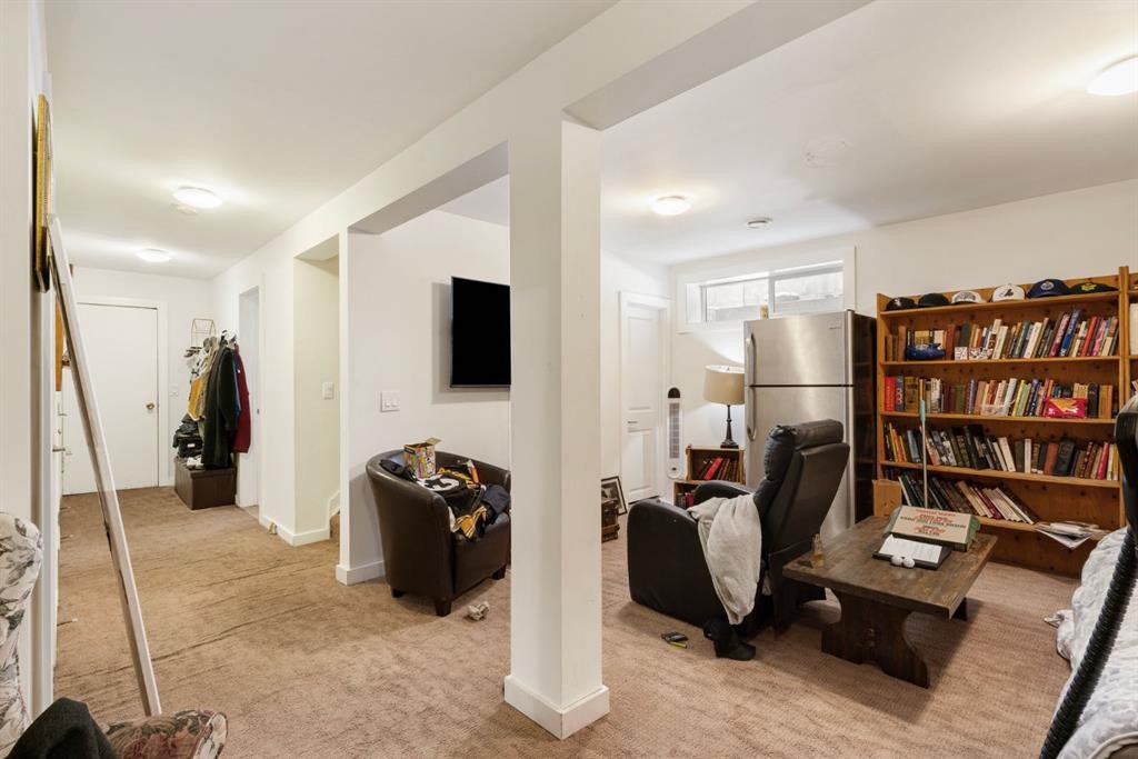 









206


43

Avenue Southwest,
Calgary,




AB
T2S 1A9

