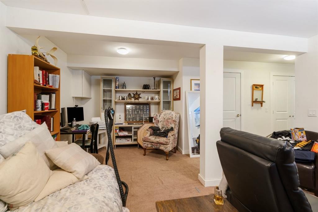 









206


43

Avenue Southwest,
Calgary,




AB
T2S 1A9

