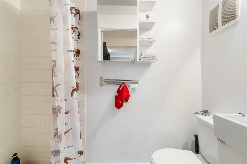 









206


43

Avenue Southwest,
Calgary,




AB
T2S 1A9


