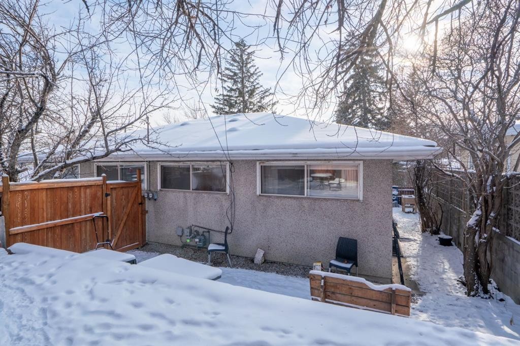 









206


43

Avenue Southwest,
Calgary,




AB
T2S 1A9

