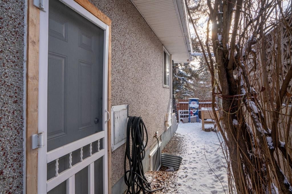 









206


43

Avenue Southwest,
Calgary,




AB
T2S 1A9

