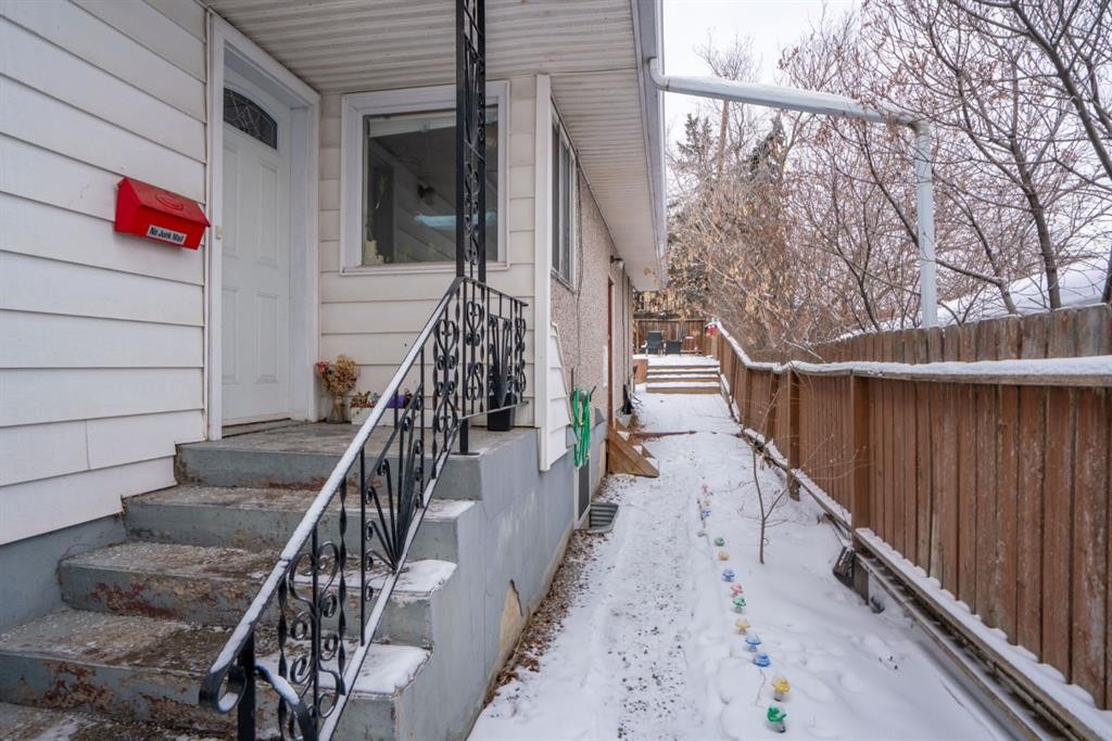 









206


43

Avenue Southwest,
Calgary,




AB
T2S 1A9

