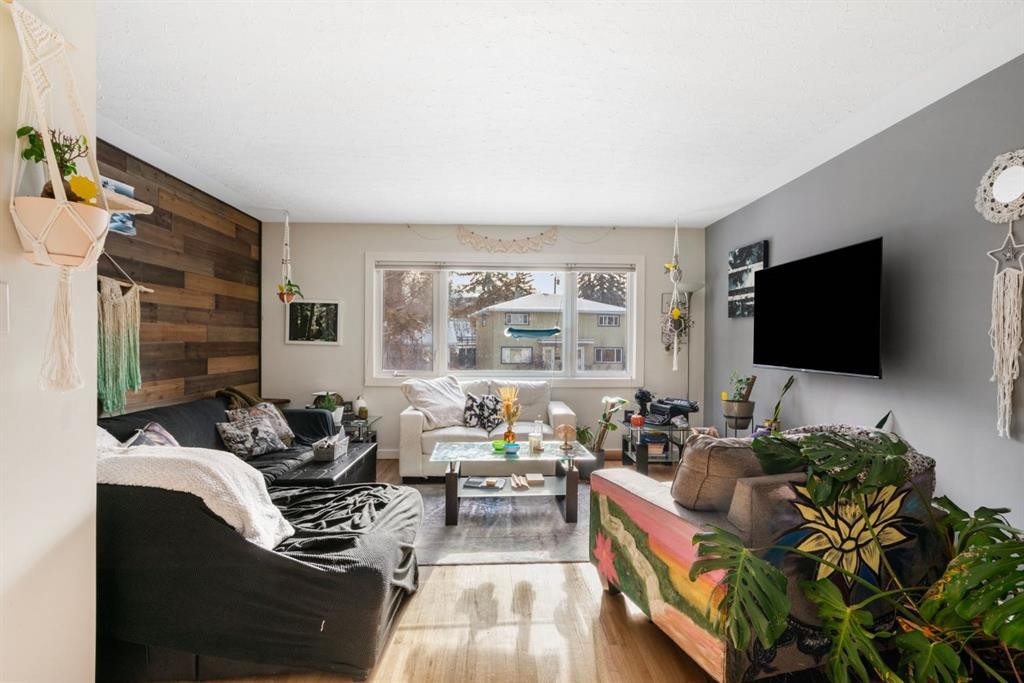 









206


43

Avenue Southwest,
Calgary,




AB
T2S 1A9

