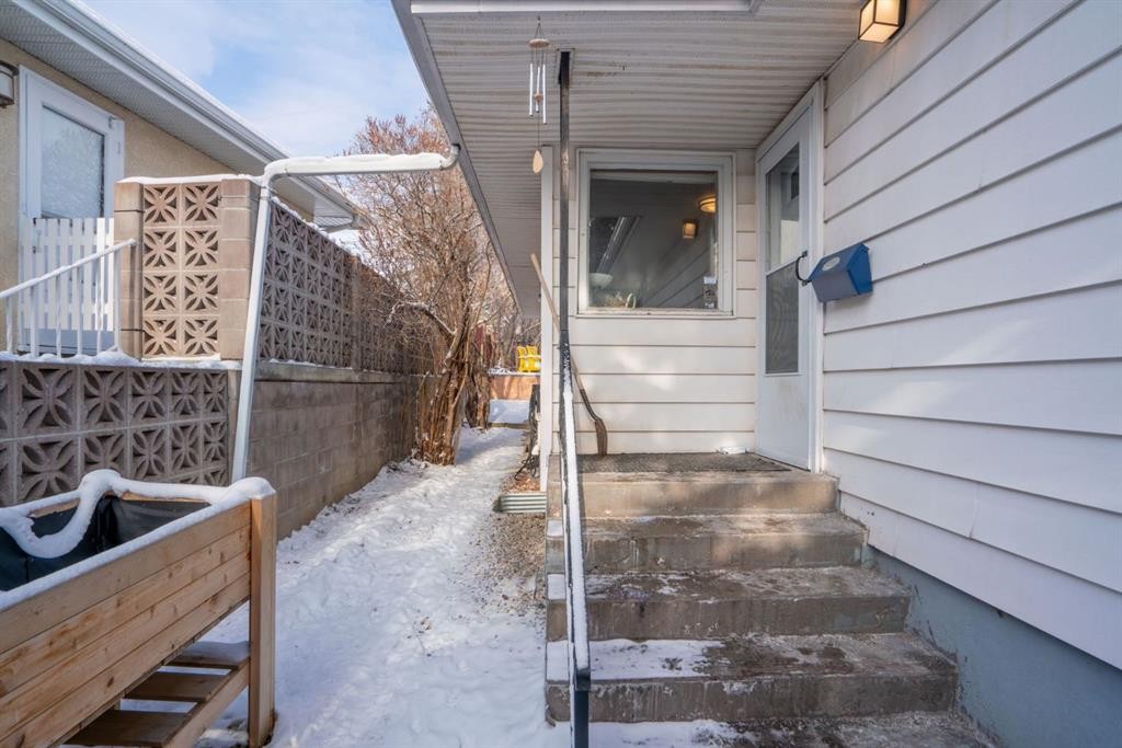 









206


43

Avenue Southwest,
Calgary,




AB
T2S 1A9

