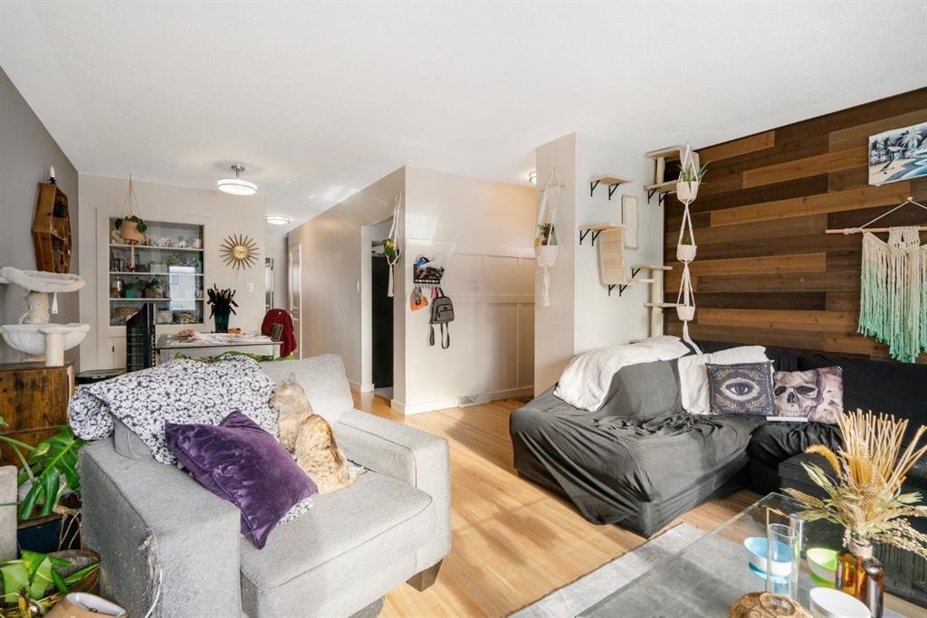 









206


43

Avenue Southwest,
Calgary,




AB
T2S 1A9

