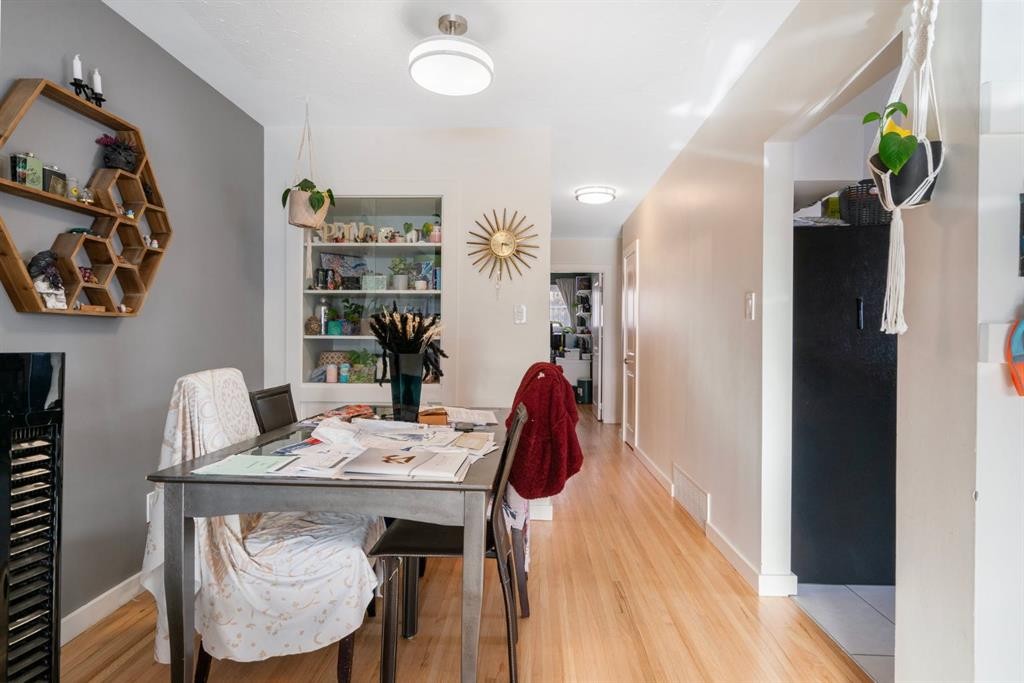 









206


43

Avenue Southwest,
Calgary,




AB
T2S 1A9


