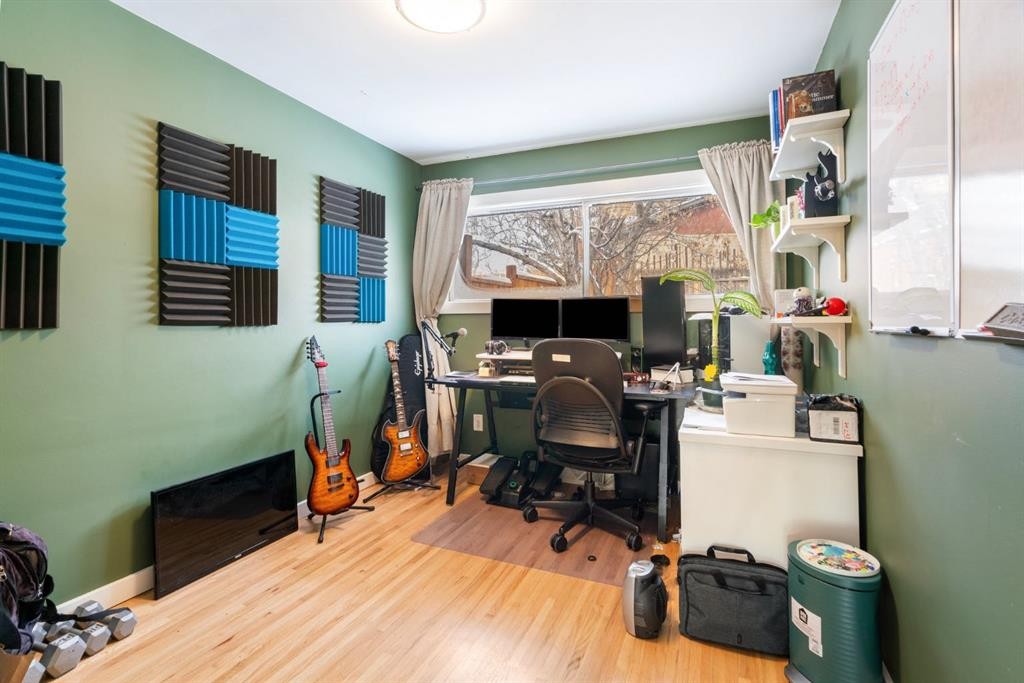 









206


43

Avenue Southwest,
Calgary,




AB
T2S 1A9

