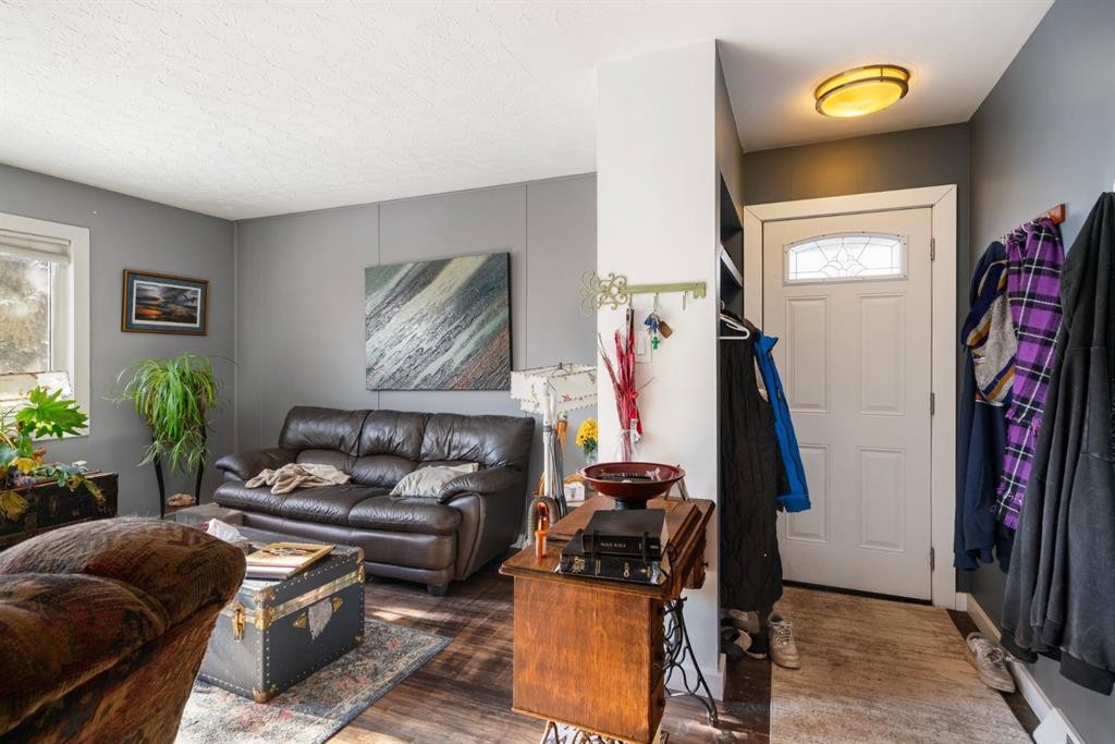 









206


43

Avenue Southwest,
Calgary,




AB
T2S 1A9

