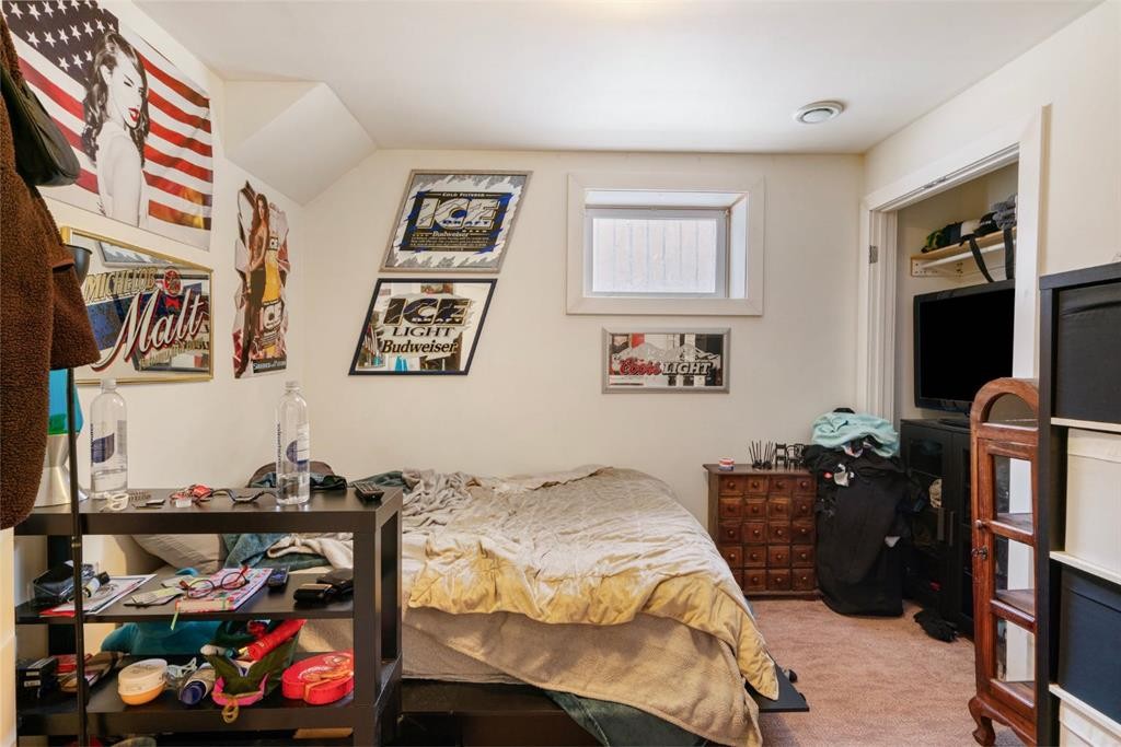 









206


43

Avenue Southwest,
Calgary,




AB
T2S 1A9

