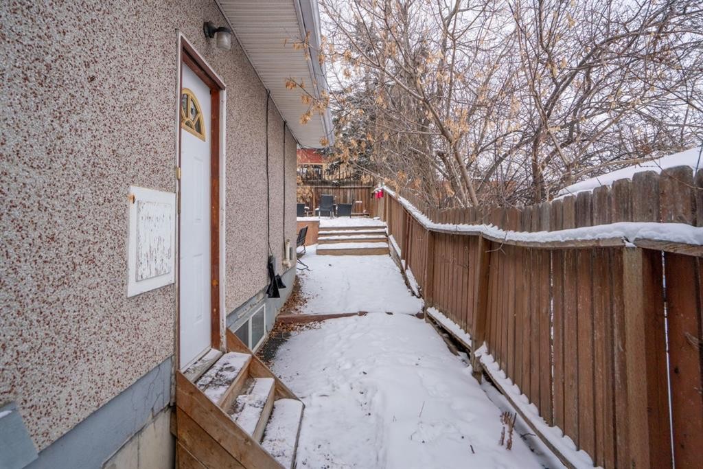 









206


43

Avenue Southwest,
Calgary,




AB
T2S 1A9

