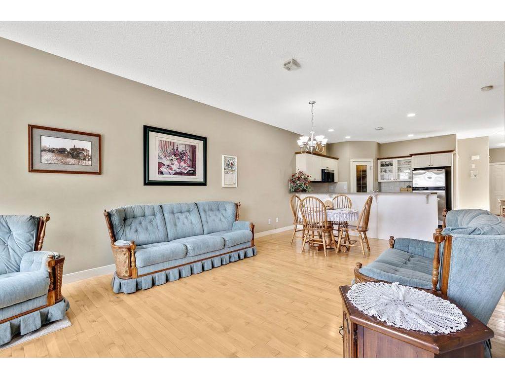 









1025


3

Street Southwest,
Diamond Valley,




AB
T0L0H0

