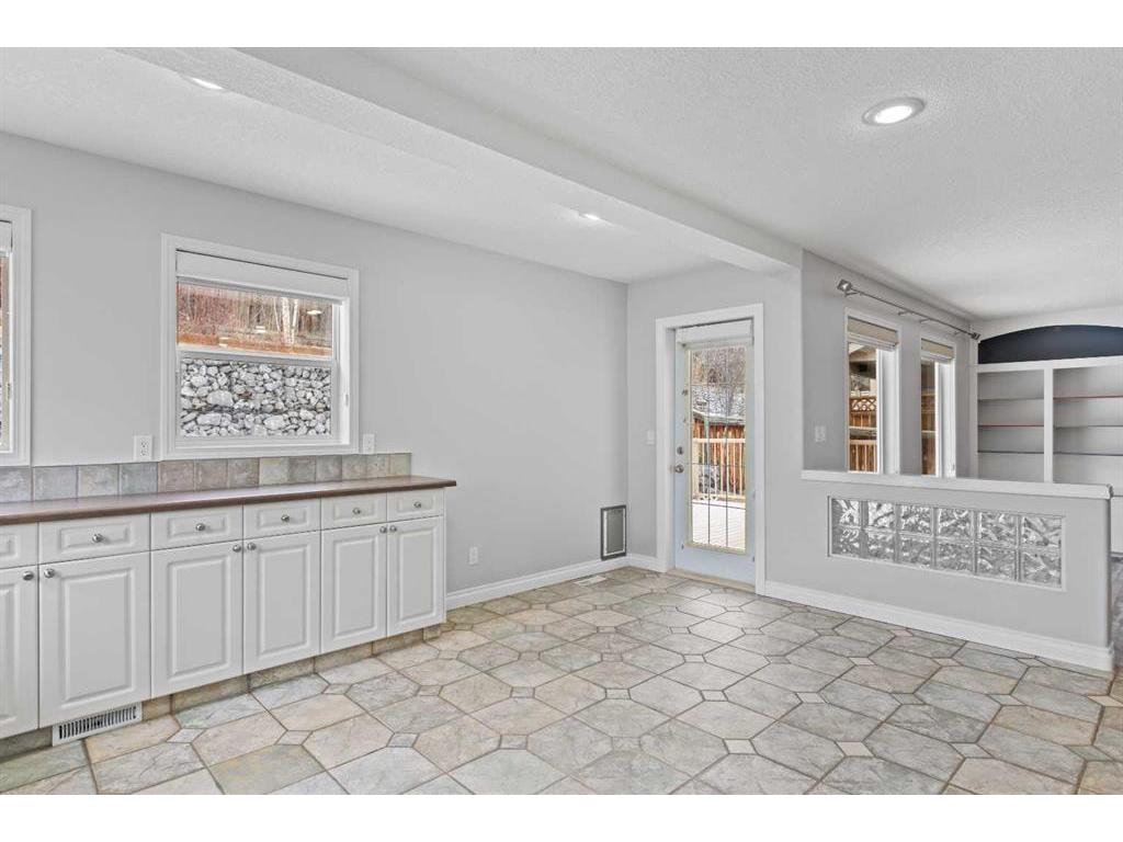 









11


Bow Ridge

Road,
Cochrane,




AB
T4C 1T4

