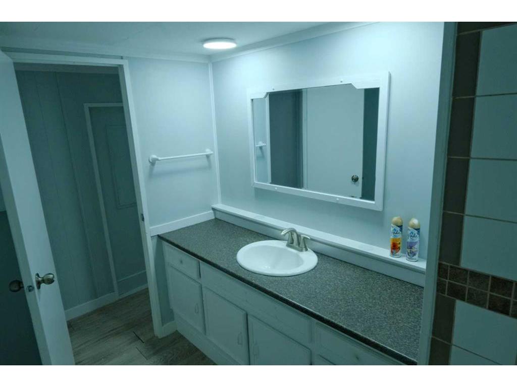 









6220


17

Avenue Southeast, 24,
Calgary,




AB
T2A 0W6

