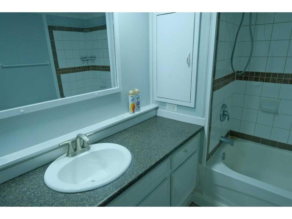 









6220


17

Avenue Southeast, 24,
Calgary,




AB
T2A 0W6

