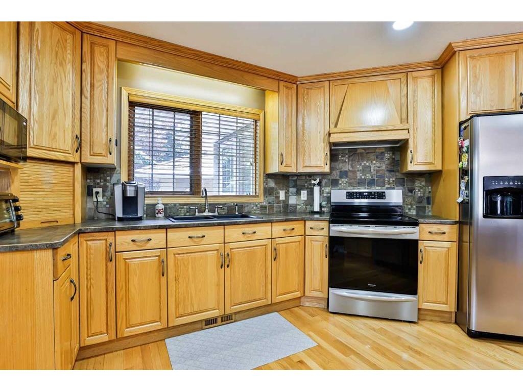 









3107


30

Street,
Coaldale,




AB
T1M 1P1

