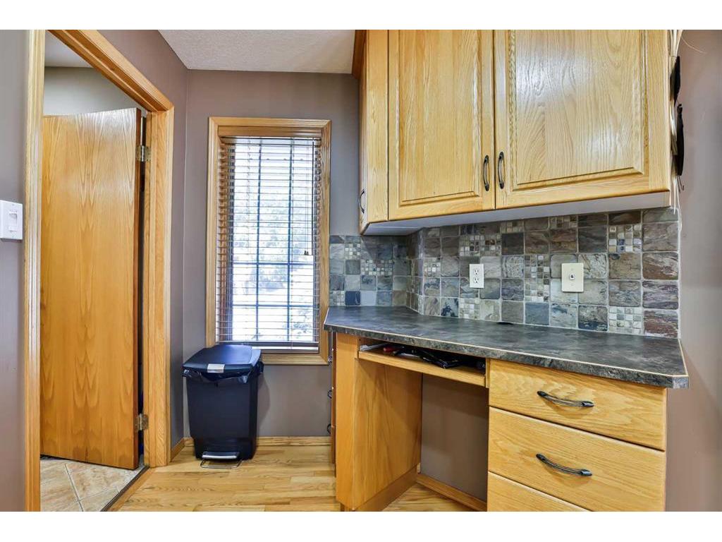 









3107


30

Street,
Coaldale,




AB
T1M 1P1

