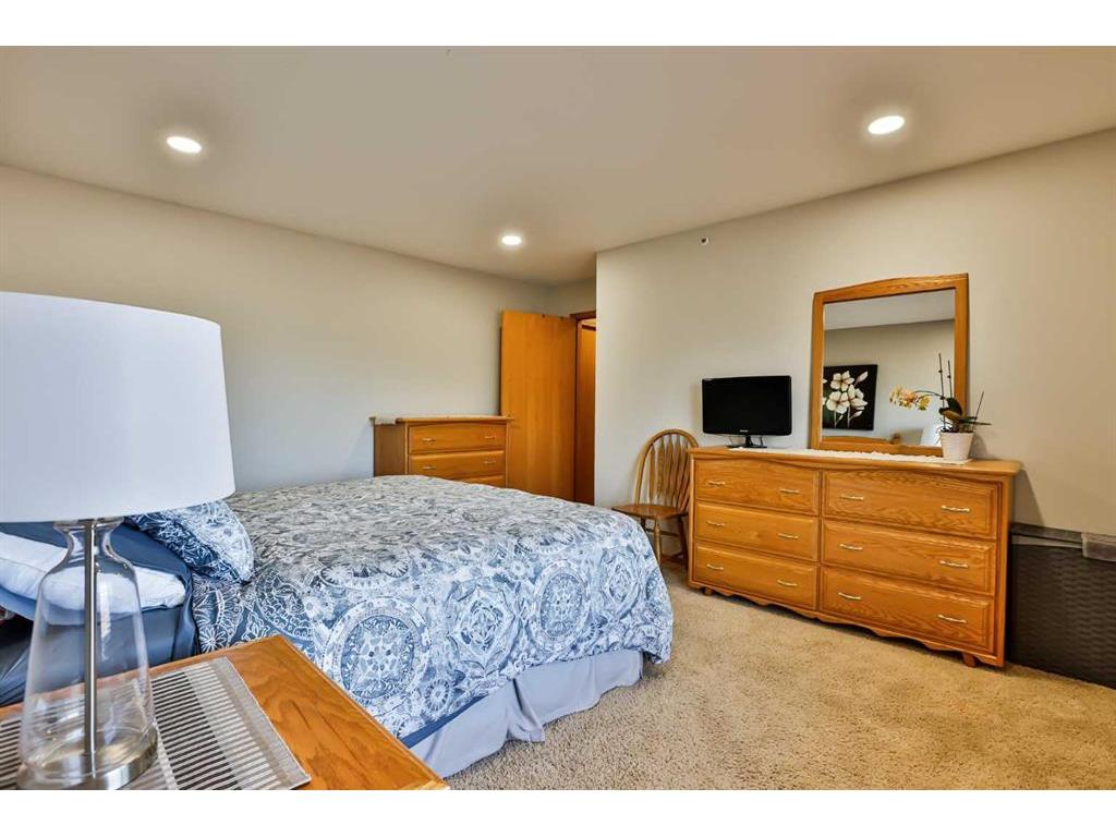 









3107


30

Street,
Coaldale,




AB
T1M 1P1

