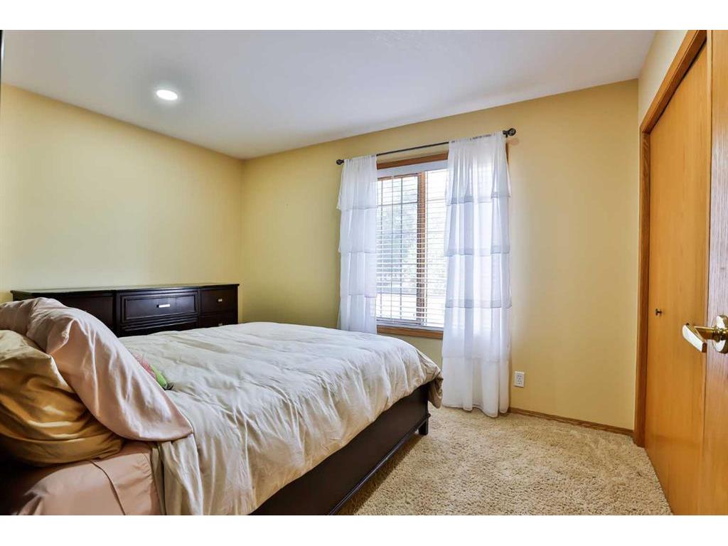 









3107


30

Street,
Coaldale,




AB
T1M 1P1

