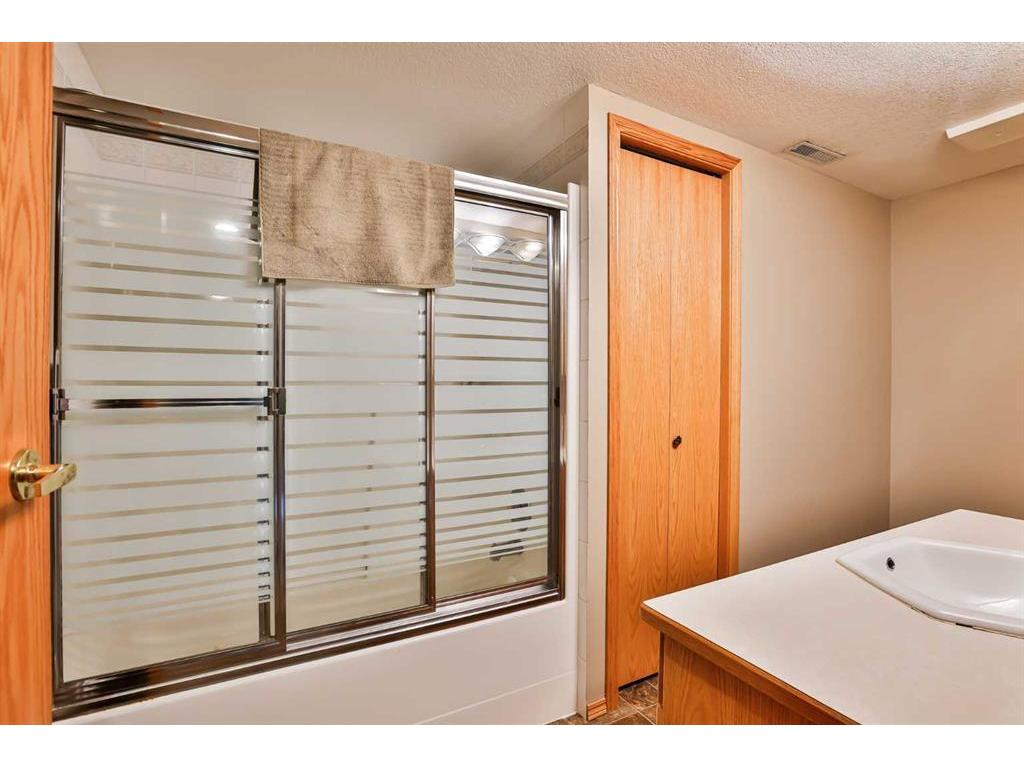 









3107


30

Street,
Coaldale,




AB
T1M 1P1

