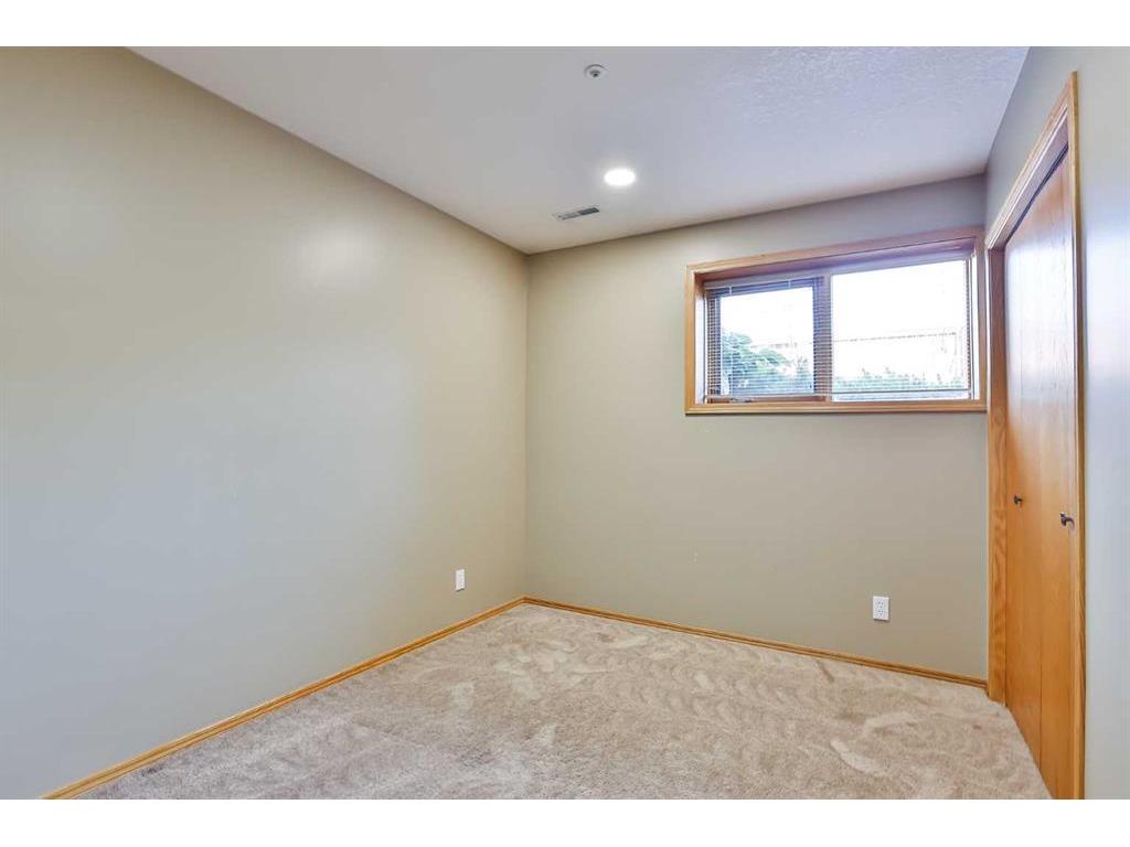 









3107


30

Street,
Coaldale,




AB
T1M 1P1


