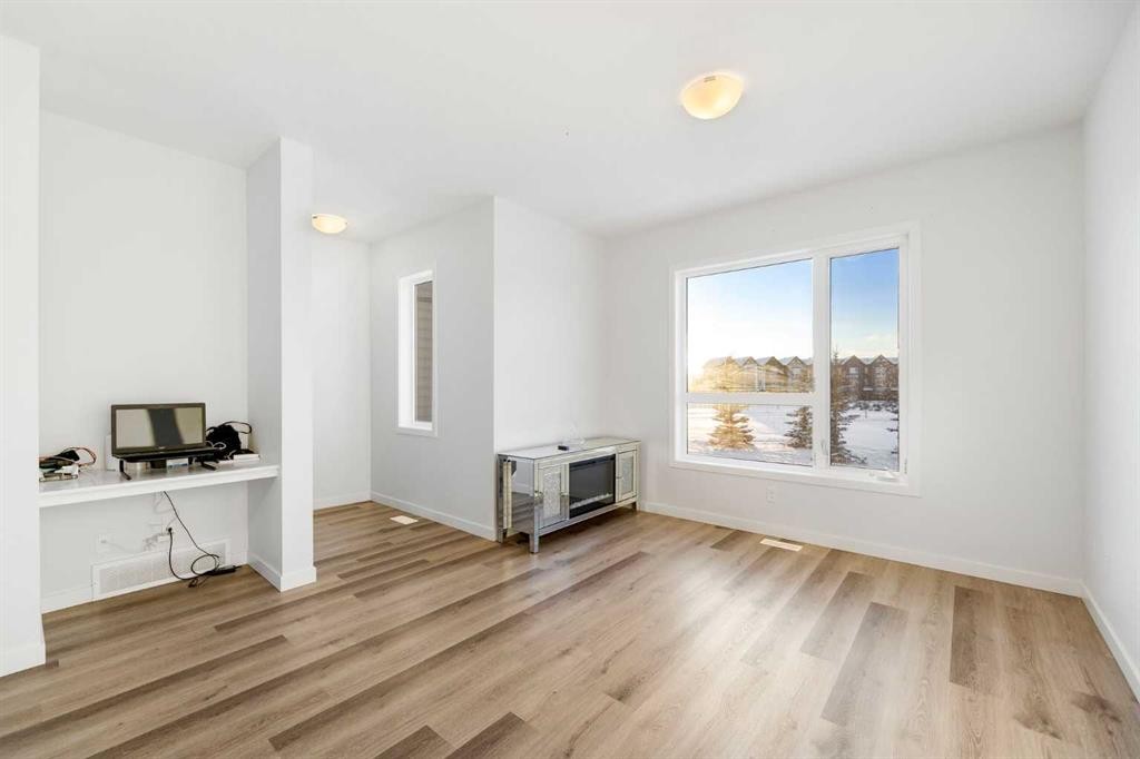 









44


Evanscrest

Manor Northwest,
Calgary,




AB
T3P 0Y1

