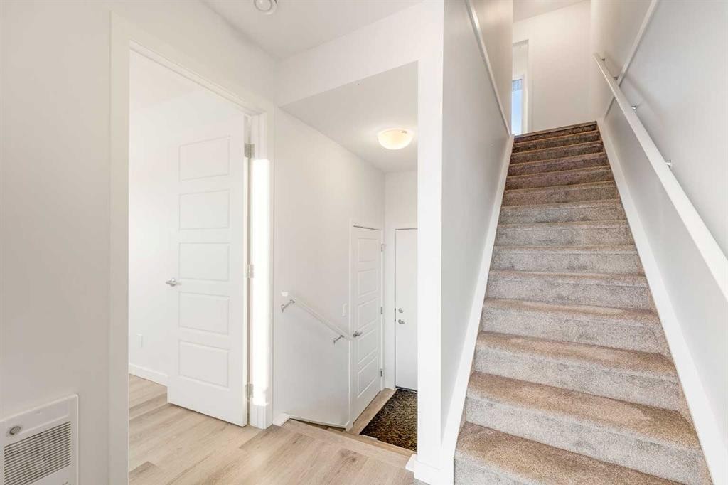 









44


Evanscrest

Manor Northwest,
Calgary,




AB
T3P 0Y1


