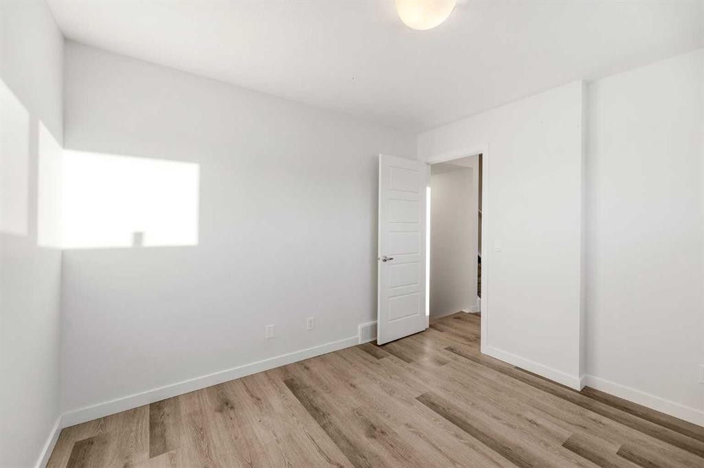 









44


Evanscrest

Manor Northwest,
Calgary,




AB
T3P 0Y1


