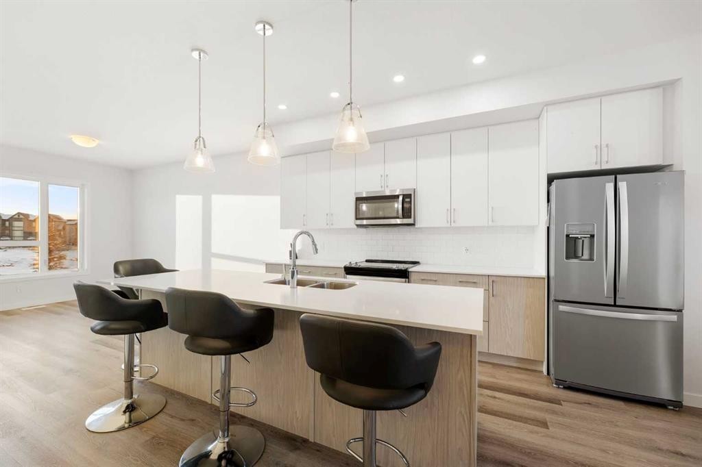 









44


Evanscrest

Manor Northwest,
Calgary,




AB
T3P 0Y1

