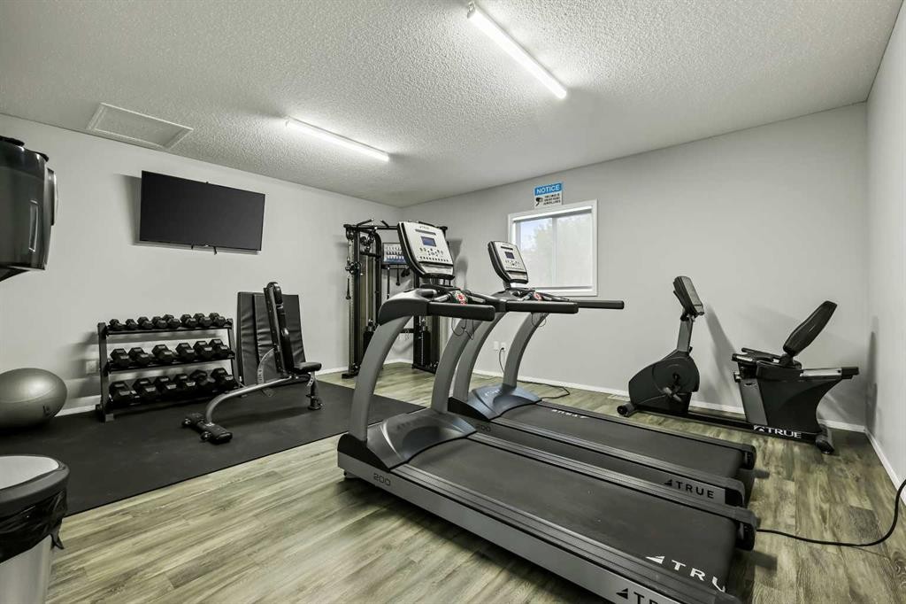 









6220


17

Avenue Southeast, 296,
Calgary,




AB
T2A 0W6

