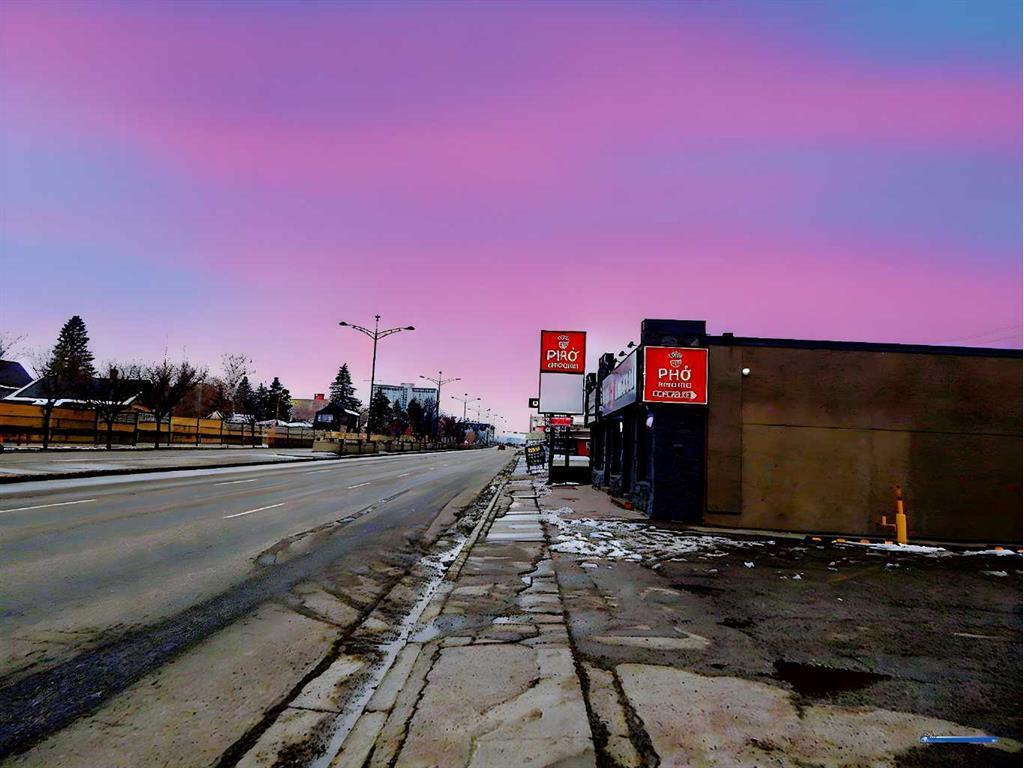 









712


16

Avenue Northwest,
Calgary,




AB
T2M 0J8

