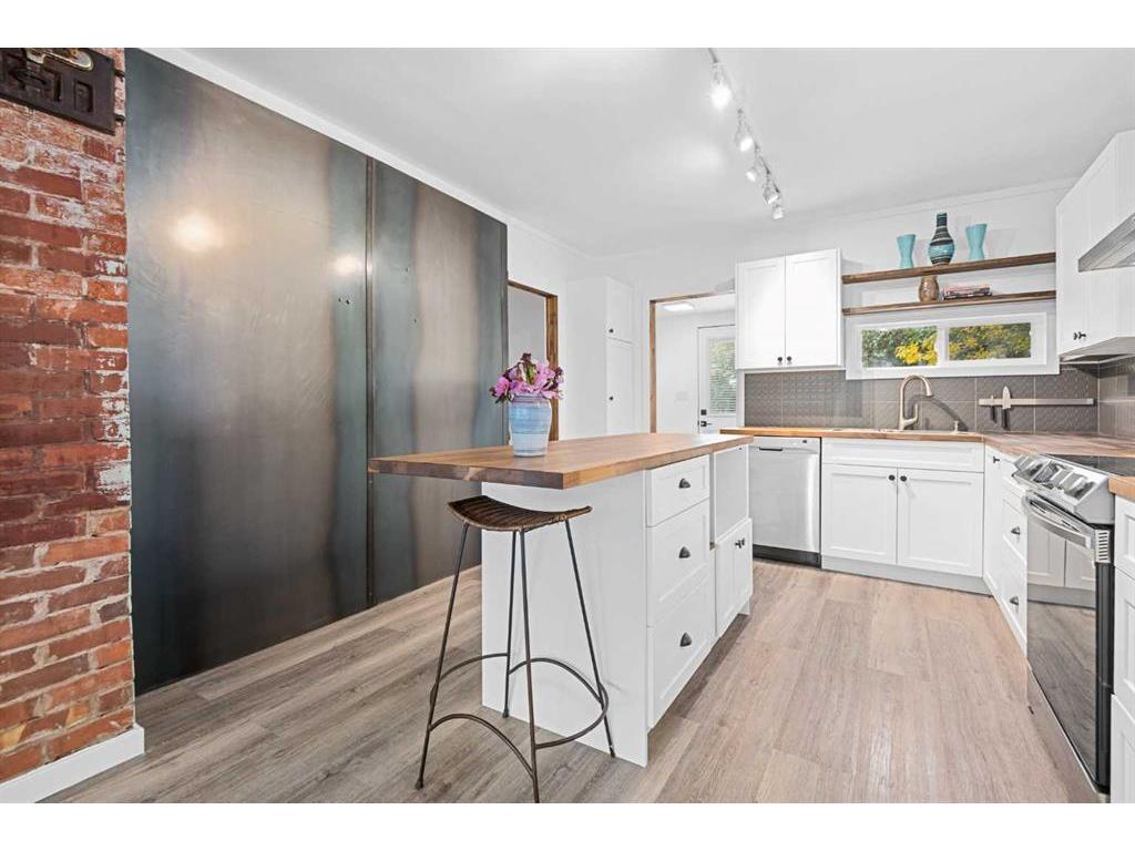 









260


2

Avenue,
Drumheller,




AB
T0J 1B0

