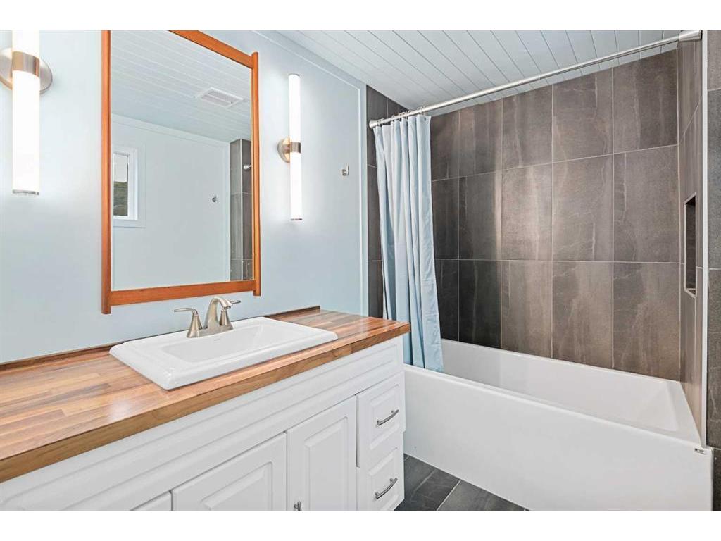









260


2

Avenue,
Drumheller,




AB
T0J 1B0

