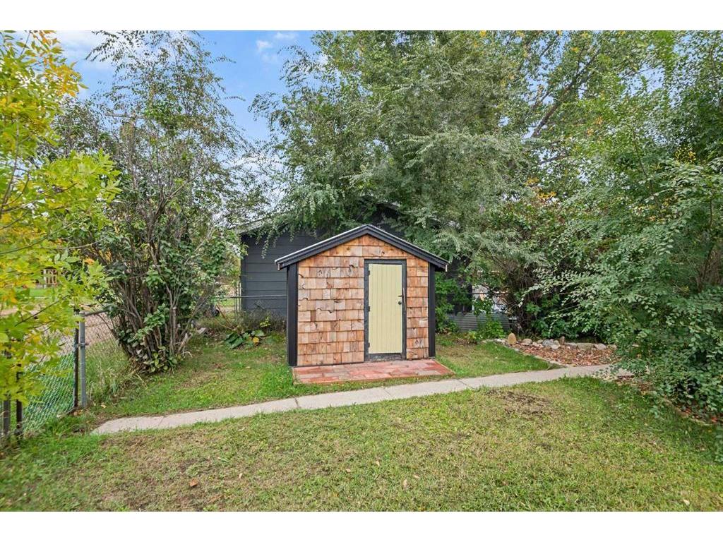 









260


2

Avenue,
Drumheller,




AB
T0J 1B0

