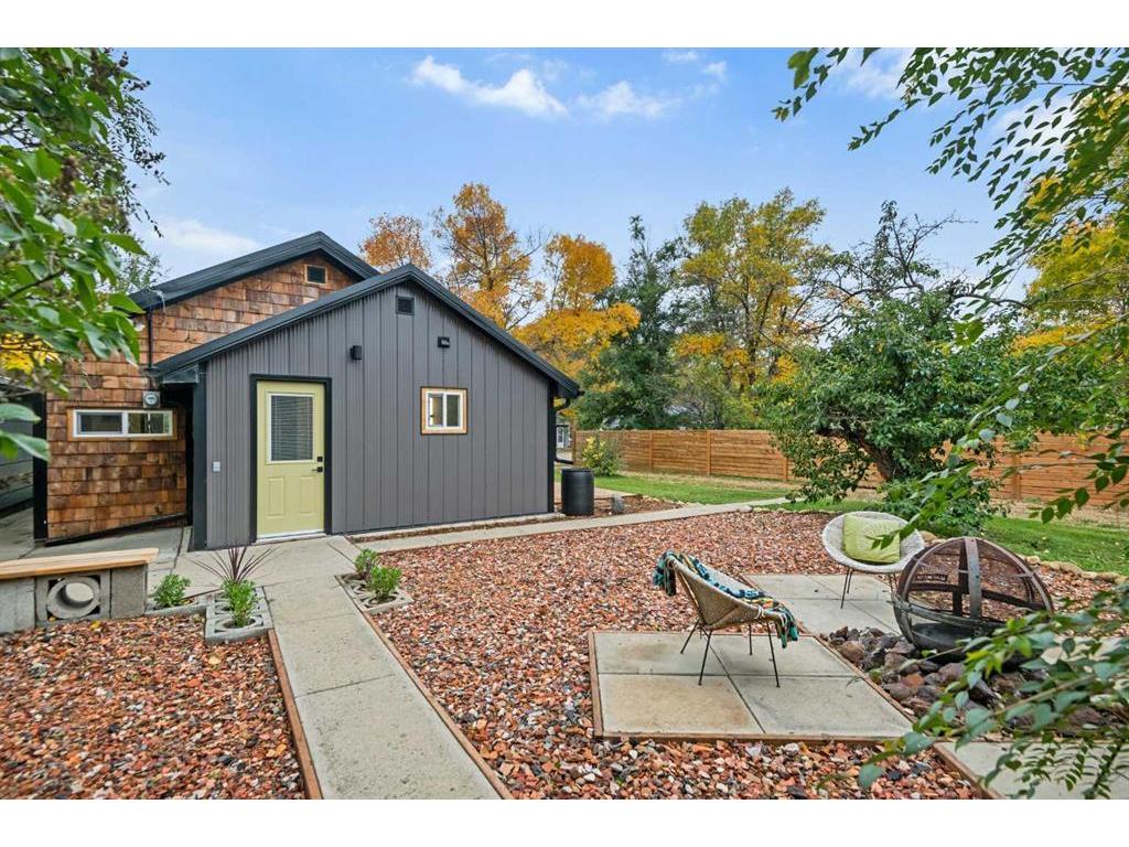 









260


2

Avenue,
Drumheller,




AB
T0J 1B0

