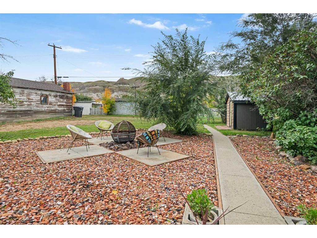 









260


2

Avenue,
Drumheller,




AB
T0J 1B0

