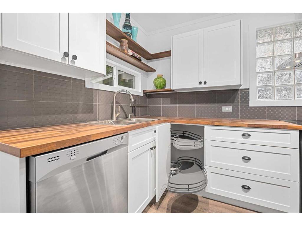 









260


2

Avenue,
Drumheller,




AB
T0J 1B0

