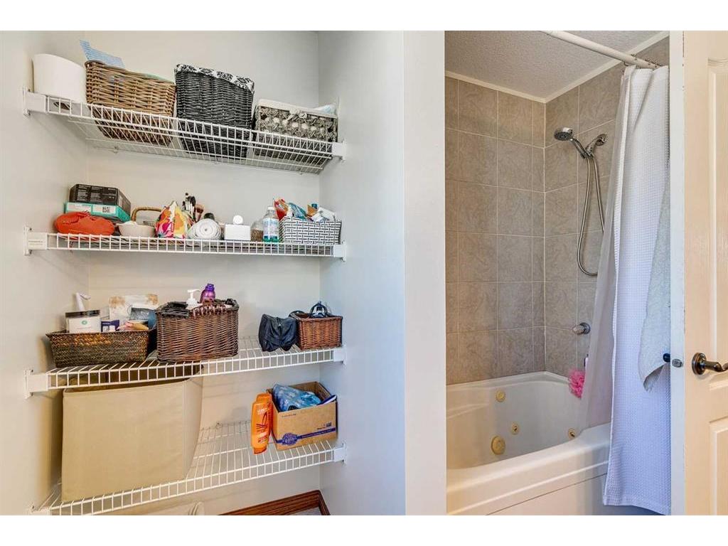 









3737


Douglas Ridge

Way Southeast,
Calgary,




AB
T2Z3C3

