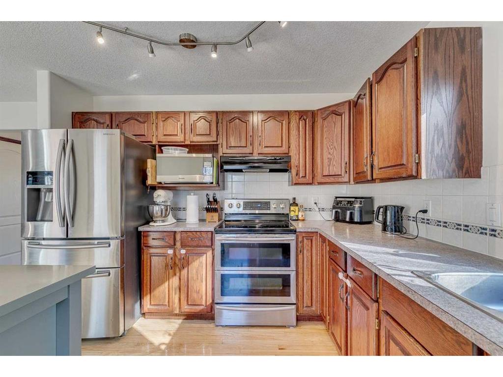 









3737


Douglas Ridge

Way Southeast,
Calgary,




AB
T2Z3C3

