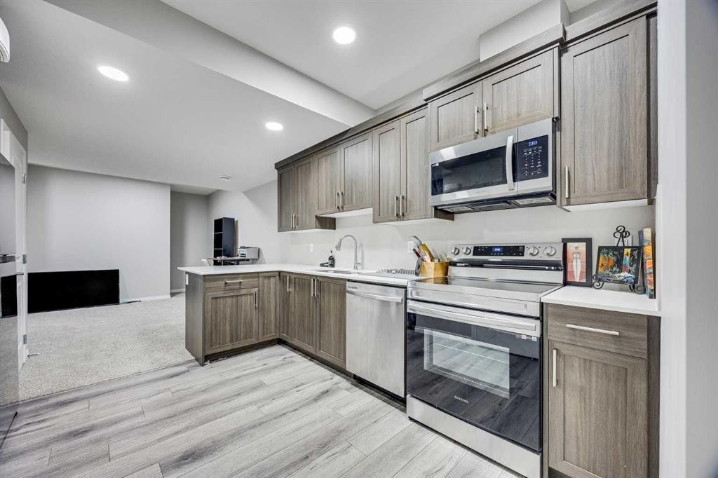 









109


Mallard

Grove Southeast,
Calgary,




AB
T3S 0E2

