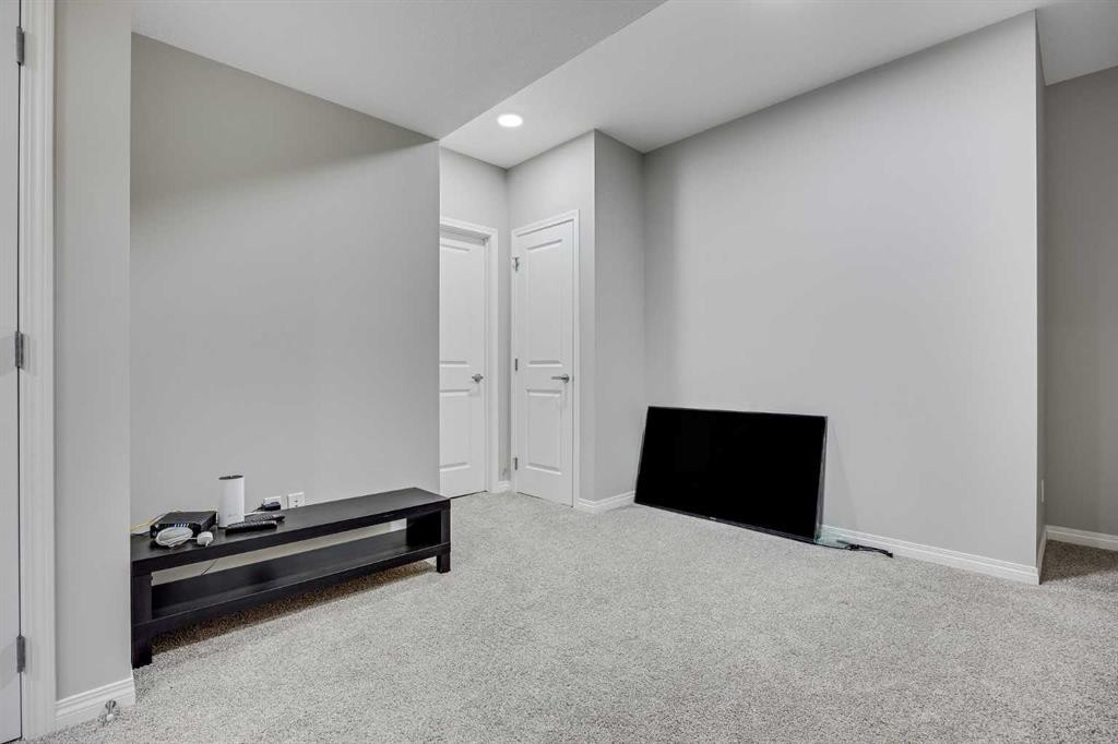 









109


Mallard

Grove Southeast,
Calgary,




AB
T3S 0E2

