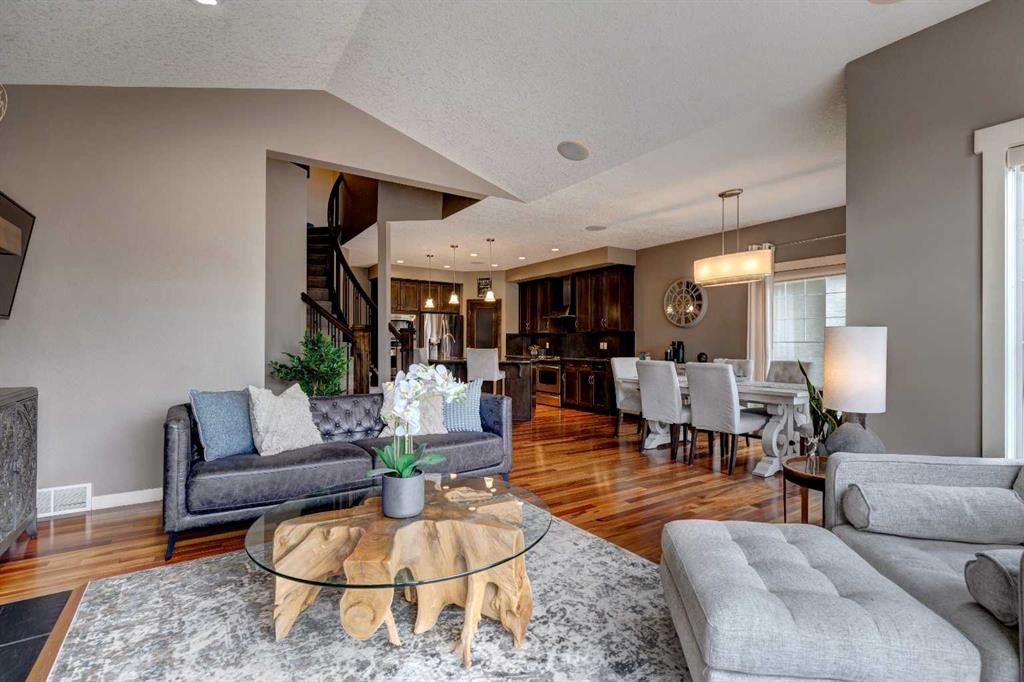 









332


Chapala

Point Southeast,
Calgary,




AB
T2X 0A2

