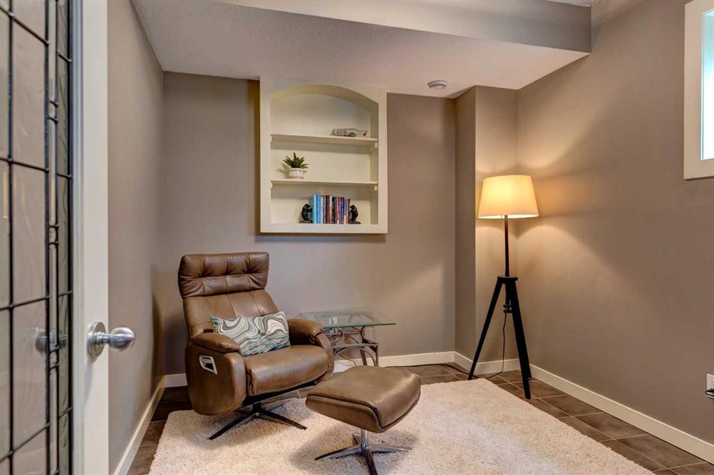









332


Chapala

Point Southeast,
Calgary,




AB
T2X 0A2

