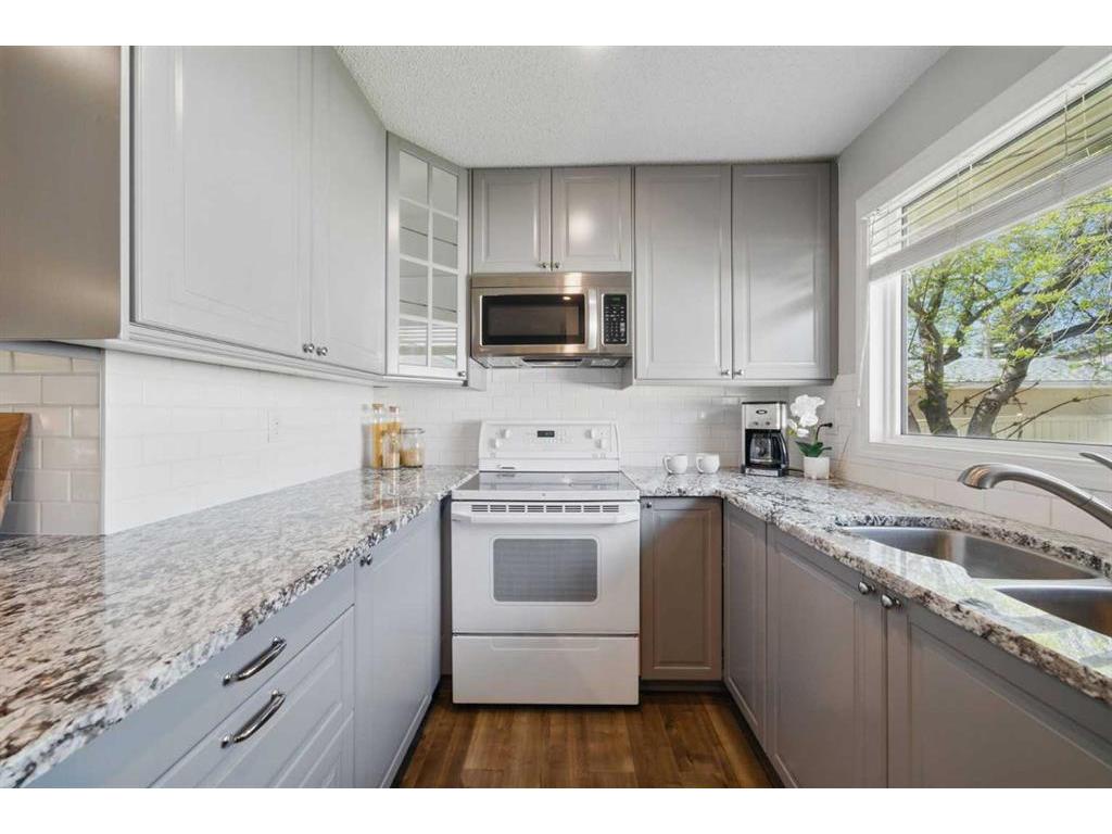 









828


Hunterston

Crescent Northwest,
Calgary,




AB
T2K 4N2

