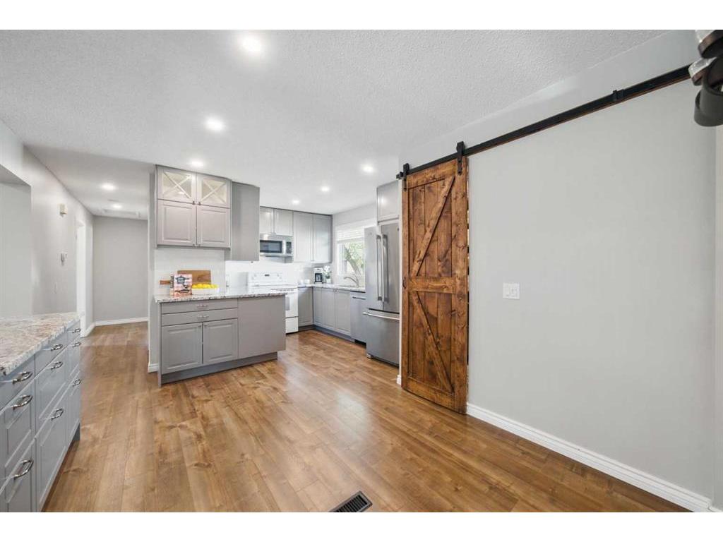 









828


Hunterston

Crescent Northwest,
Calgary,




AB
T2K 4N2


