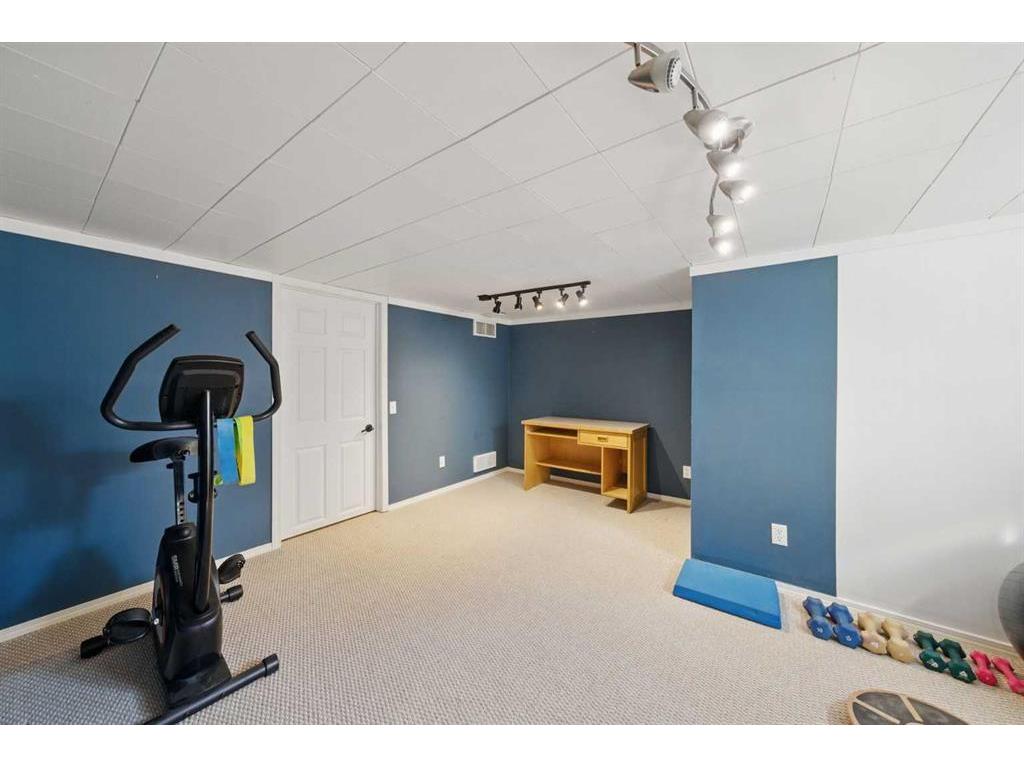 









828


Hunterston

Crescent Northwest,
Calgary,




AB
T2K 4N2

